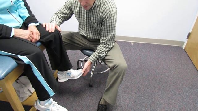 Positive Hoffman's sign and hyperreflexia with cervical spinal stenosis смотреть онлайн