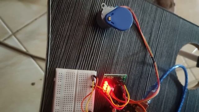 Arduino menggunakan motor stepper dengan pengendali menggunakan potensiometer #arduinouno смотреть онлайн