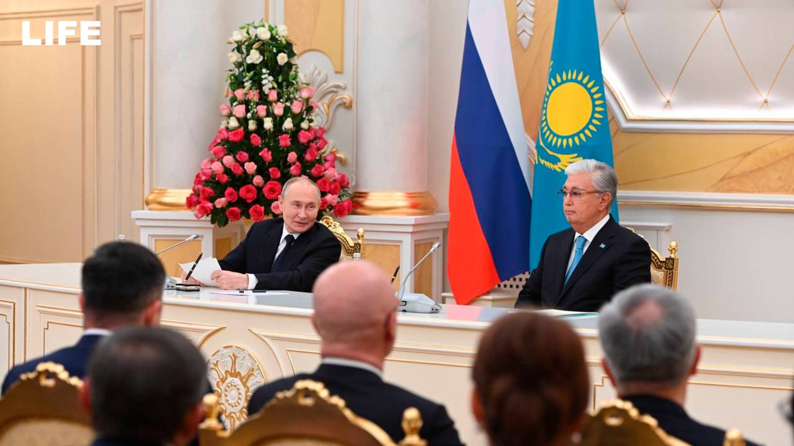 Путин и Токаев рассказывают об итогах переговоров смотреть онлайн