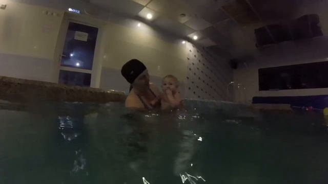 Учимся нырять в бассейне смотреть онлайн
