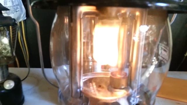 How to: Lite a coleman kerosene lantern смотреть онлайн