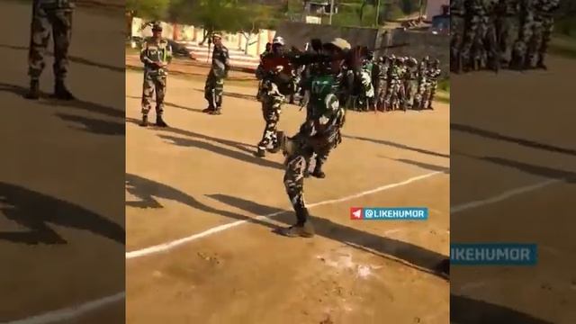 Вот Как Подготавливают Солдат в Индии!!!??? смотреть онлайн