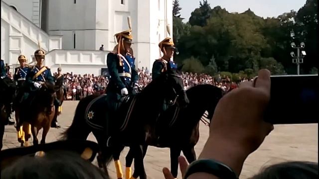 Развод конных и пеших караулов в Кремле - 9/10 смотреть онлайн