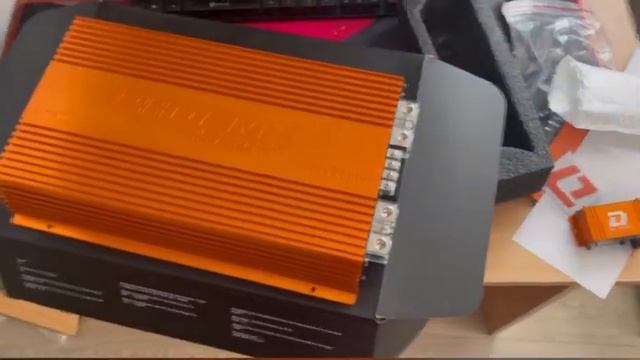 Распаковка, внешний обзор и установка Dl Audio Phoenix Sport 2.1200 смотреть онлайн