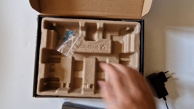 Tenda 16 Port Gigabit Ethernet Switch, Model TEG1016M - Unboxing