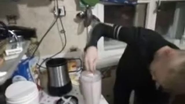 Готовим коктейль с ПРОТЕИНОМ ОТ Нутрелайт в блендере i COOK. смотреть онлайн
