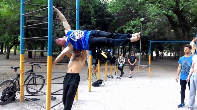 Strong human flag and front level || Флаг с человеком + передний вис. Шок! смотреть онлайн