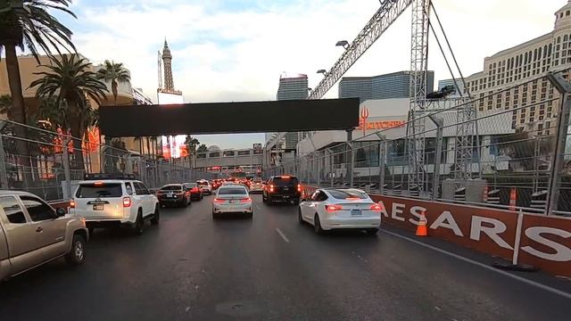 Formula 1 Las Vegas Grand Prix: Driving the Course смотреть онлайн