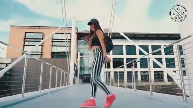 Bora! Bora! Bora! (Remix)/ Blue Retro ♫ Shuffle Dance Party Club Mix 2022