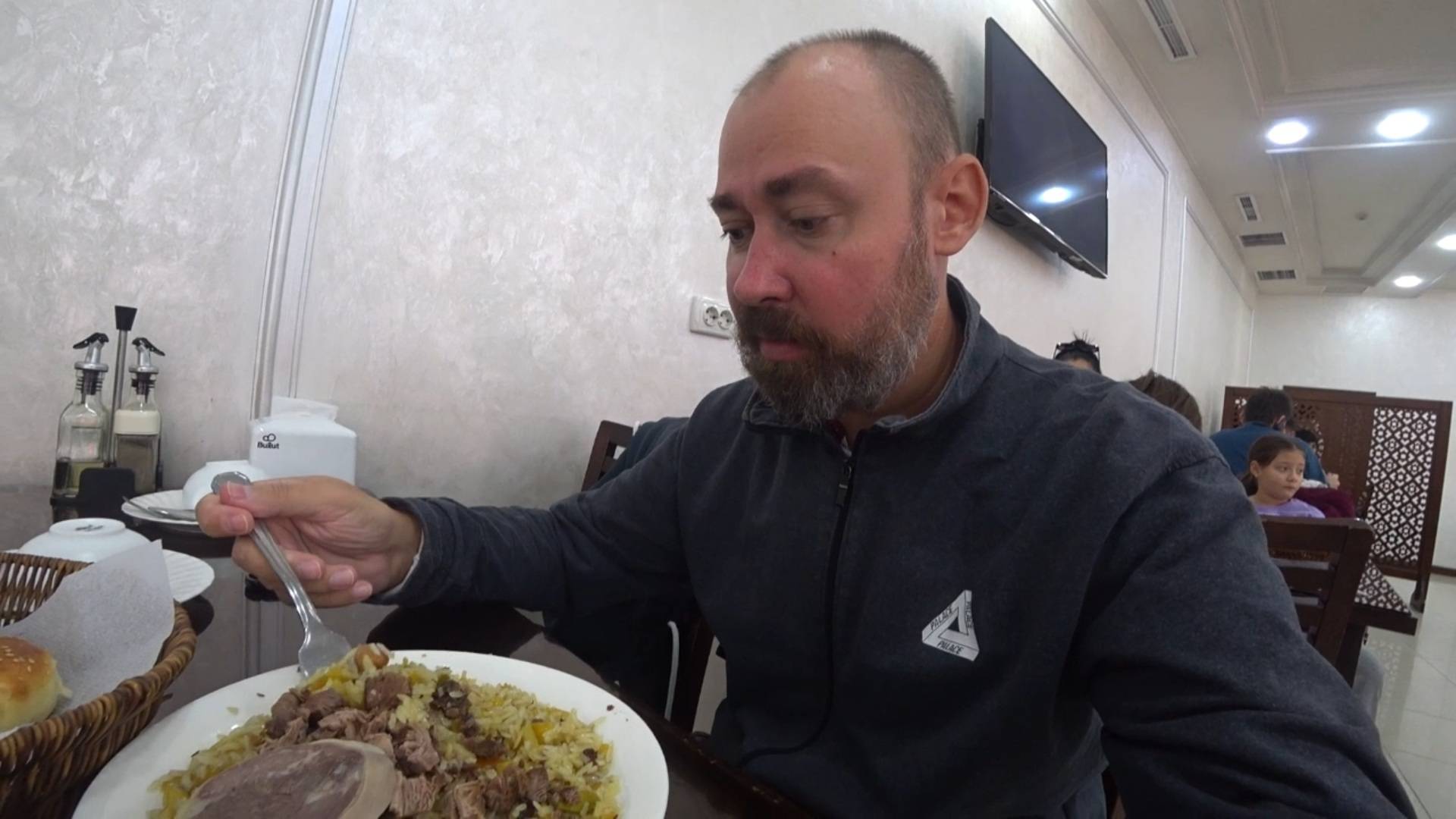 Утренний в Ташкент. Прогуливаюсь по городу и пробую узбекскую кухню смотреть онлайн