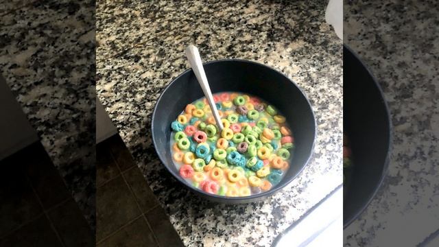 Soggy Fruit Loops смотреть онлайн