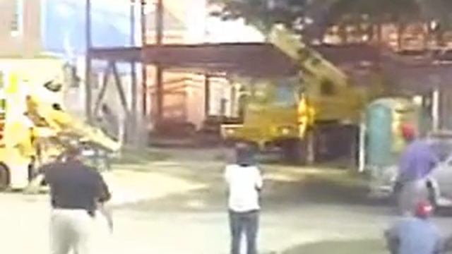 crane accident.wmv смотреть онлайн