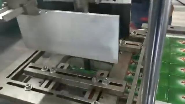SM680/920/1080 - Автоматическая машина для разделения заготовок с устройством удаления облоя смотреть онлайн