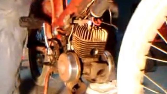 Mobylette AV-89 sin tubo de escape смотреть онлайн