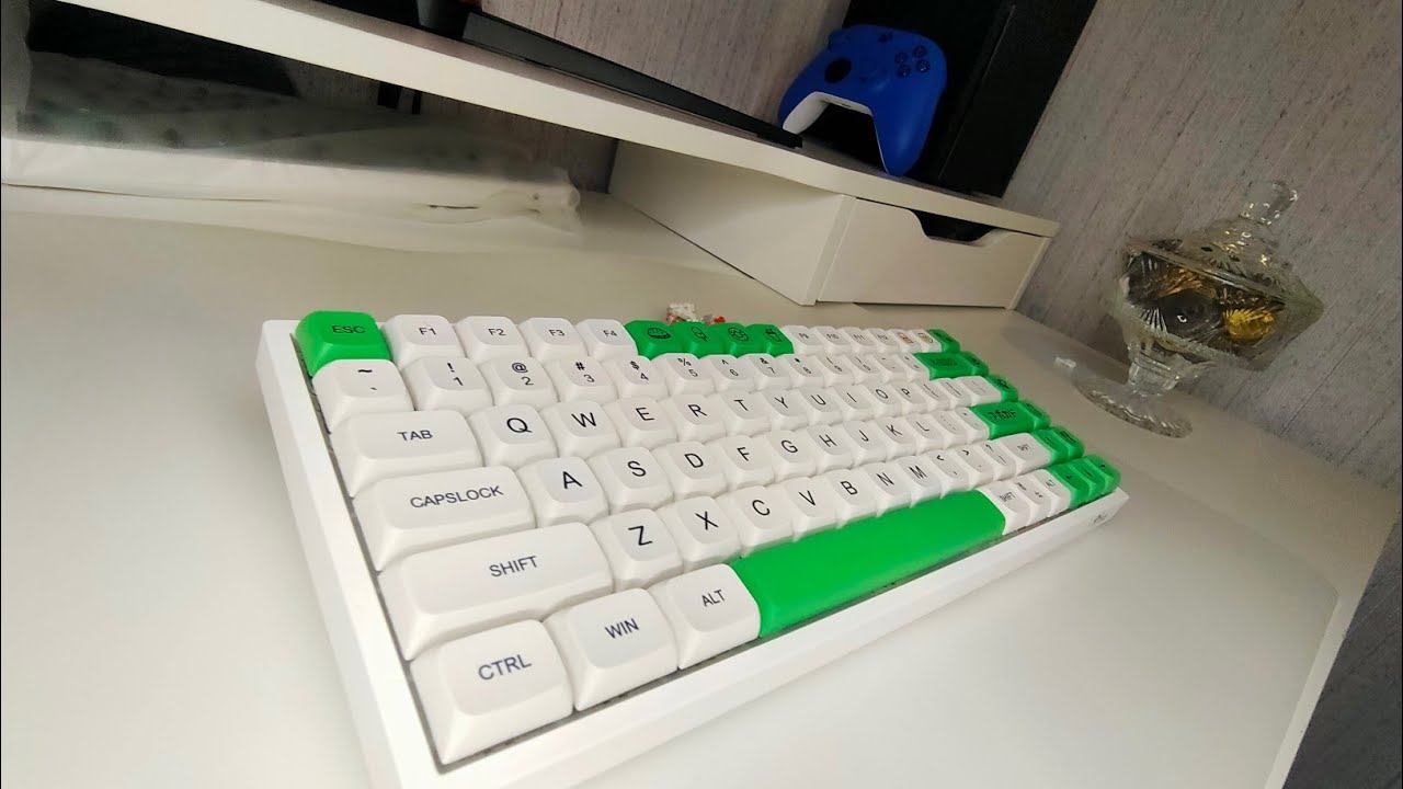 Royal Kludge rk84 Budget Keyboard with great acoustic ! THOCK смотреть онлайн