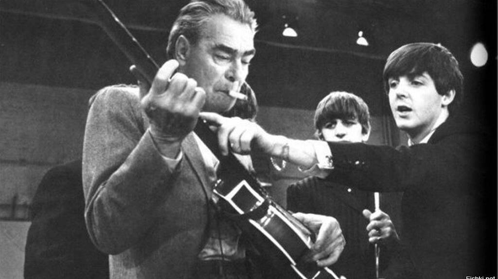 Третья кнопка справа