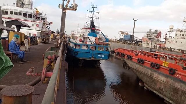 UNDOCKING. LCT CARGO SHIP... смотреть онлайн