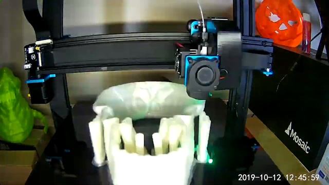 WOW! Celtic Glow in the Dark Skull! Printed on the Artillery Sidewinder using 3D Solutech Filament смотреть онлайн
