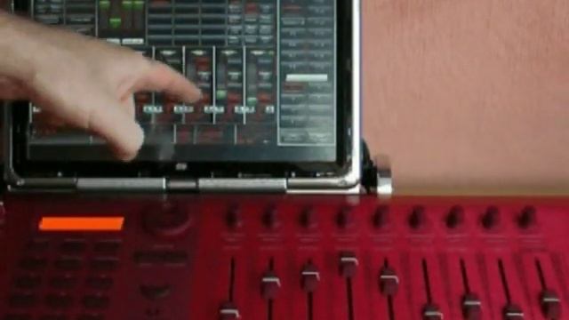 Live-Styler Motorfader with CME VX6 смотреть онлайн