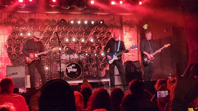 The Ventures - Hawaii 5-0 [Live] смотреть онлайн