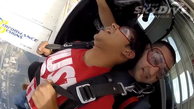 Kenneth Tan's Tandem skydive! смотреть онлайн