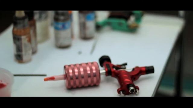 Custom Tattoo - Antalya Neo Traditional Guitar and Rose Tattoo Short Film смотреть онлайн