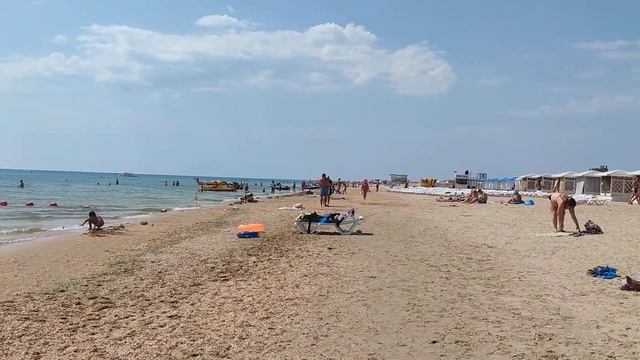 божьи коровки разогнали отдыхающих в Витязево смотреть онлайн
