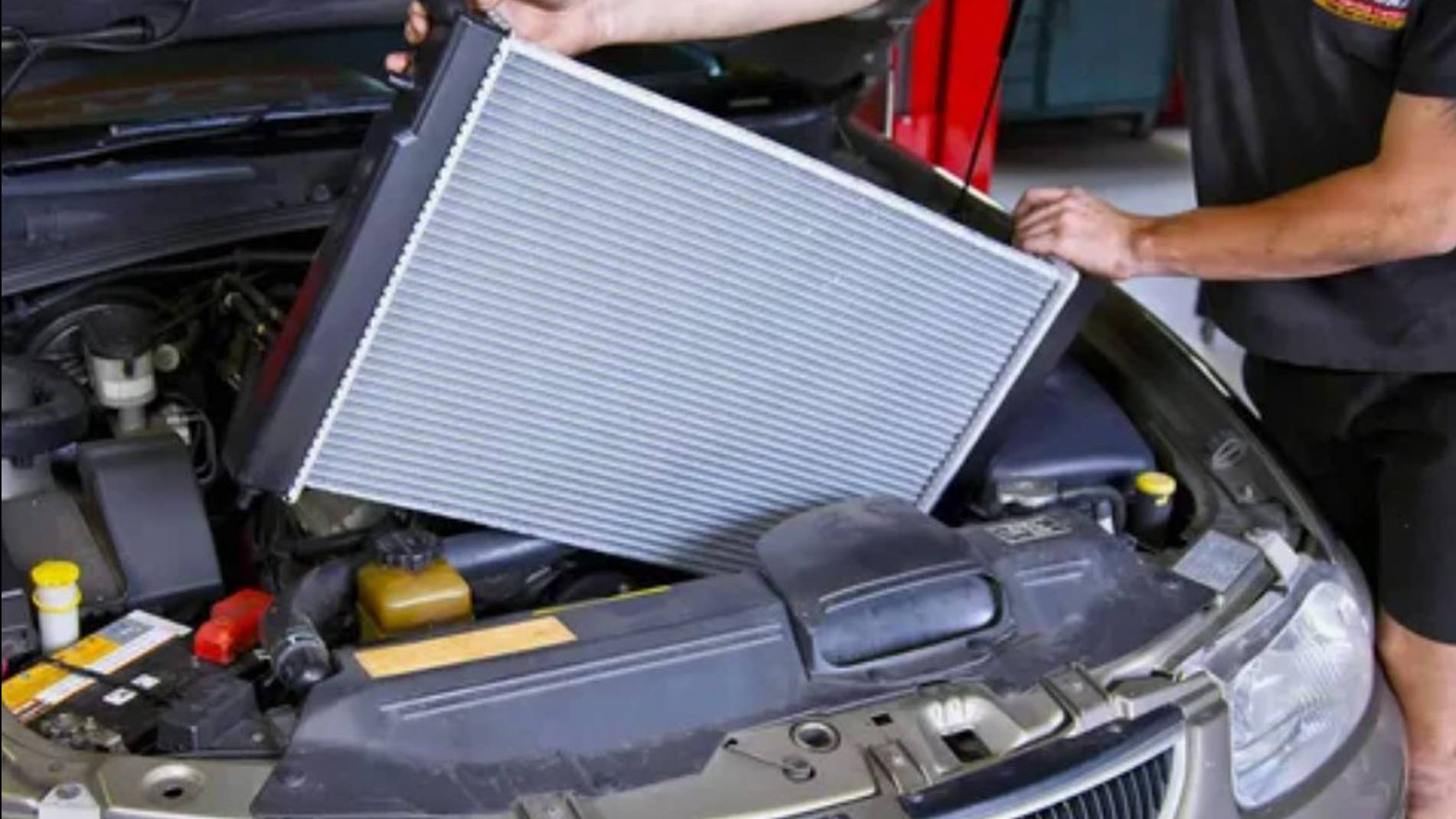 Он выживал 2 года как мог.Замена радиатора двс. смотреть онлайн