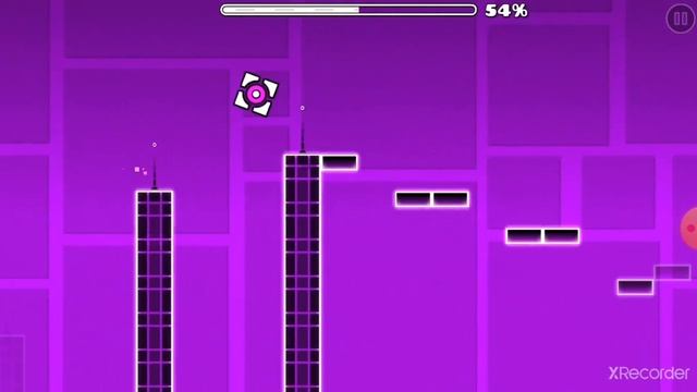 играем в Geometry Dash Lite смотреть онлайн