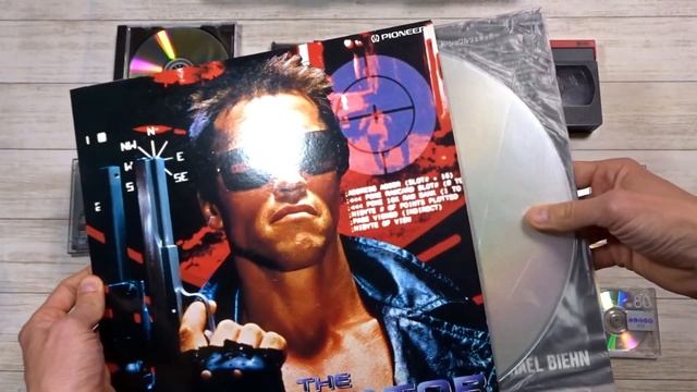Как VHS опередил LaserDisc и что такое Лазер Диск.