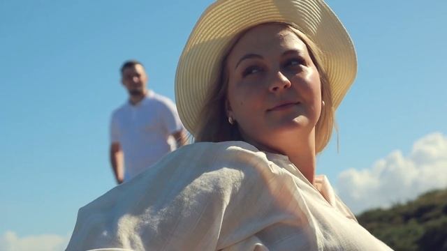 Preboda de una pareja enamorada en el barrio de torre Hércules . España . Galicia. смотреть онлайн