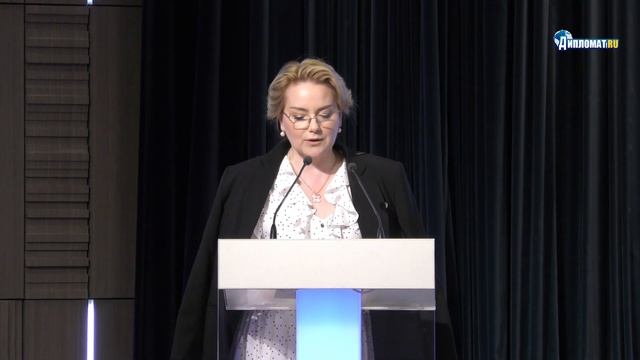 Будина: Наши дети погружаются в Виртуальный мир, где нет ничего живого! И они от нас отстранены! смотреть онлайн