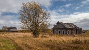 Колхозное поле.Колхозный амбар.