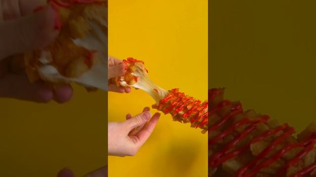 Бесконечно можно смотреть на 3 вещи:как говорит огонь, как течет вода и как тянется сыр в корн-дога смотреть онлайн
