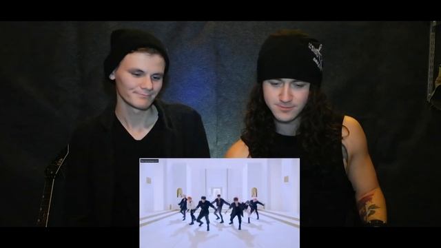 РЕАКЦИЯ РОКЕРОВ НА К-ПОП - MONSTA X - Shoot Out смотреть онлайн