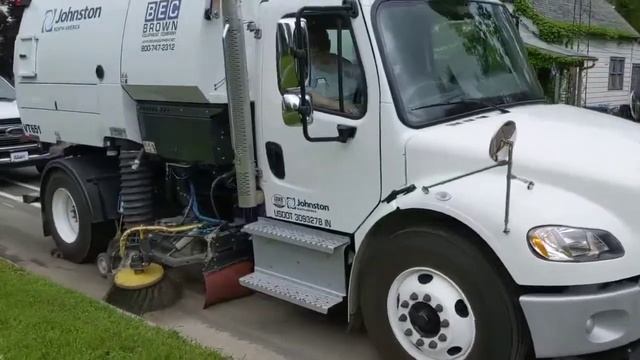 Brown Equipment Co VT vacuum sweeper demo смотреть онлайн