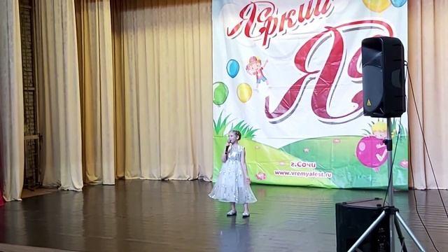 ПЕСНЯ ПРО МАМУ "КРЫЛЬЯМИ АНГЕЛА" исполняет РАДМИЛА КУПЛИНОВА смотреть онлайн