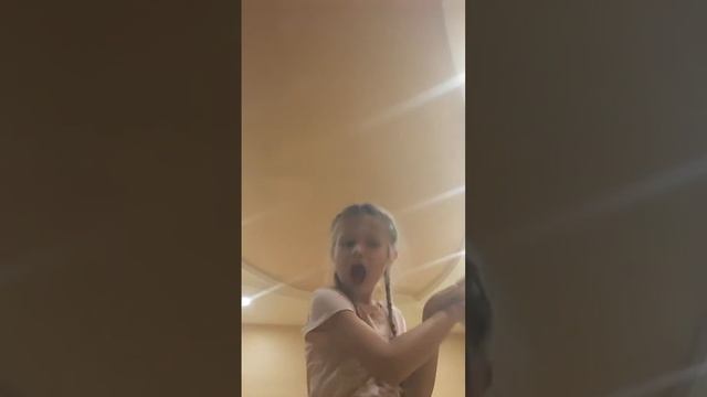 Пожалуйста поставьте нам почти всю громкость слышите тогда мой голос просто я чуть-чуть Неважно Что смотреть онлайн