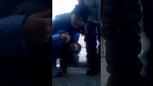 НАШЛИ СРАЗУ ТРИ ЗАПИСКИ!!!РИТУАЛ НЕ ОКОНЧЕН? МОМО РЯДОМ?! смотреть онлайн