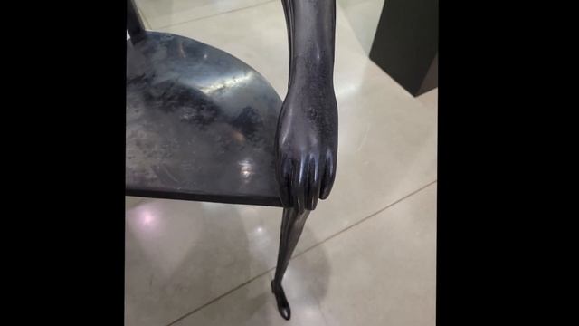 Chaise LEDA par Salvador Dali смотреть онлайн