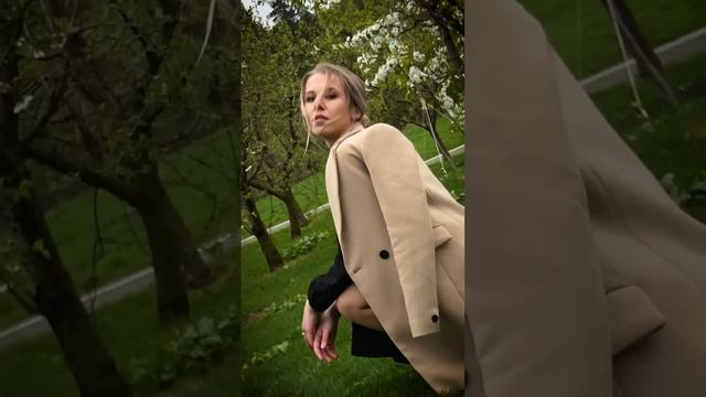 Видеопортрет в цветущем саду: Анна смотреть онлайн