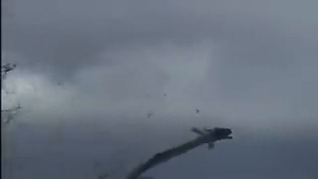 Danish Windturbine colapses in storm смотреть онлайн