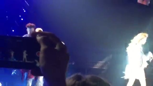 Selena Gomez - Revival Tour Las Vegas 5-6-16 смотреть онлайн