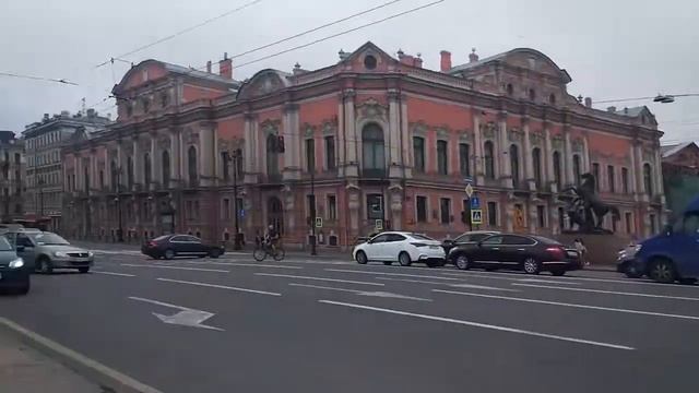 Невский 10.06.20. Погода благоприятствует прогулке. Все закрыто... смотреть онлайн