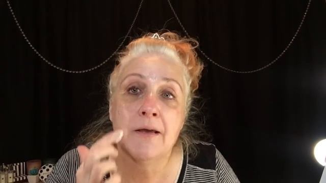 Moisturize Before Makeup | Eye Cream | Face Cream | Three Minute Tip Thursday смотреть онлайн