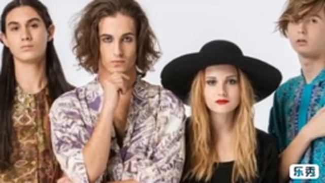 Meneskin- Morirò da ré смотреть онлайн