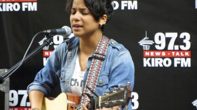 Vicci Martinez LIVE at 97.3 KIRO FM смотреть онлайн