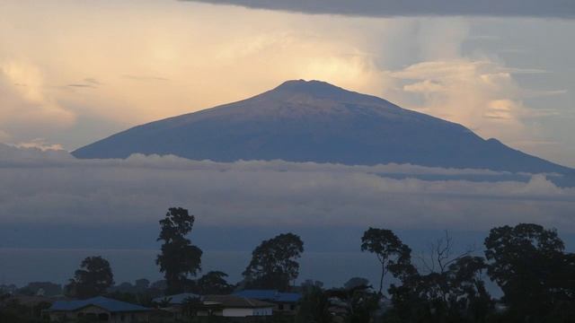 Volcanic Mount Cameroon смотреть онлайн