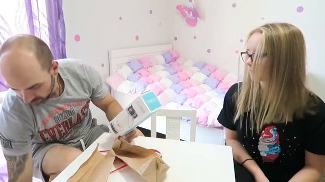 Вскрытие сюрпризов с Amina & Alice смотреть онлайн