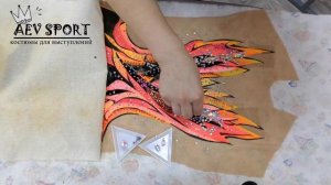 Как приклеить стразы горячей фиксации (термостразы) утюгом на купальник для гимнастики